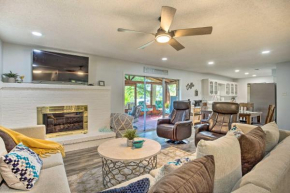 Cedar Creek Lake Home Private Dock and Hot Tub